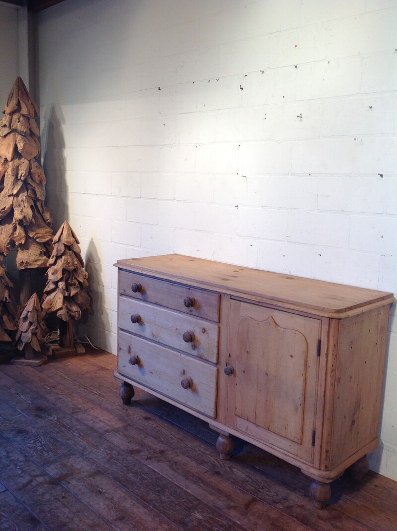 Antiek engels dressoir