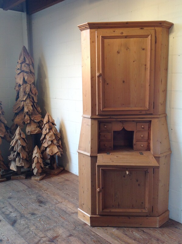 Hoekkast / klepsecretaire